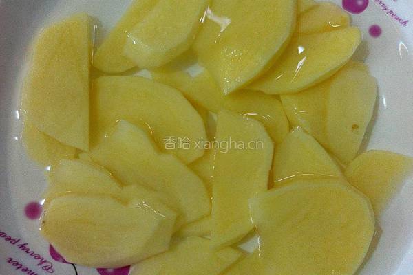 彩椒炒土豆片的做法图解1