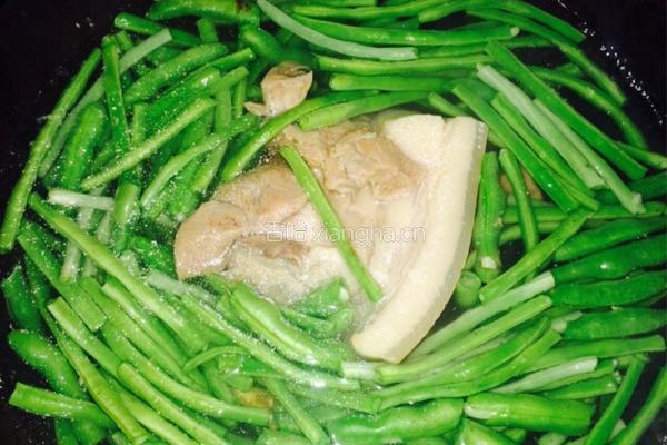 青椒回锅肉的做法图解1