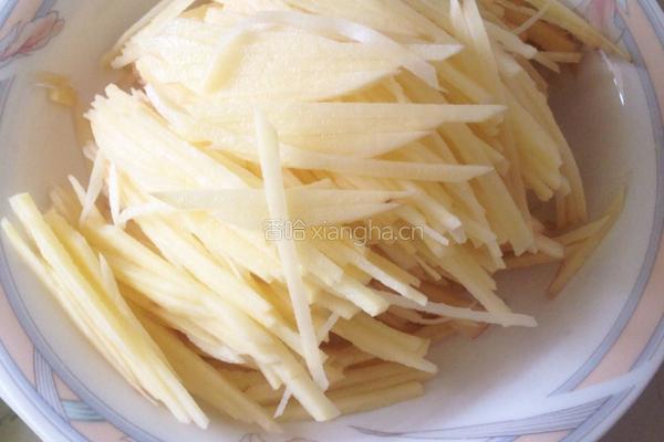 炝土豆丝的做法图解1