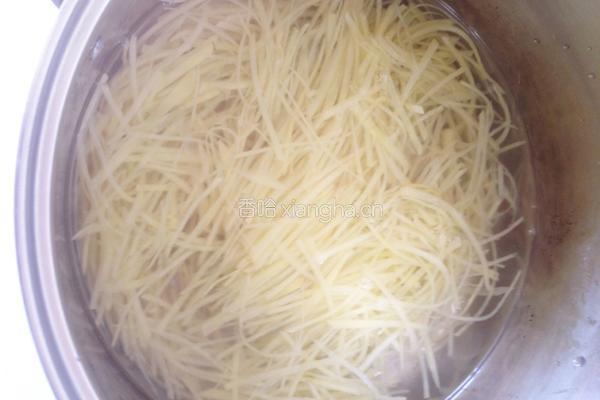 炝土豆丝的做法图解5