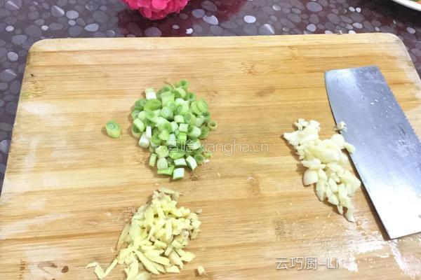 卷心菜辣炒豆腐皮的做法图解9