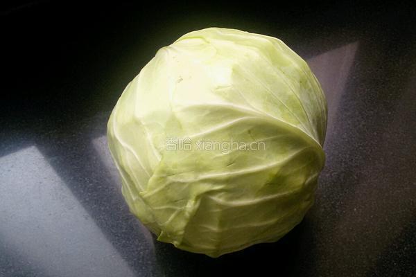 清炒卷心菜的做法图解1