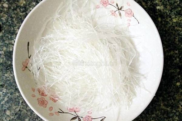 卷心菜炒虾仁的做法图解4