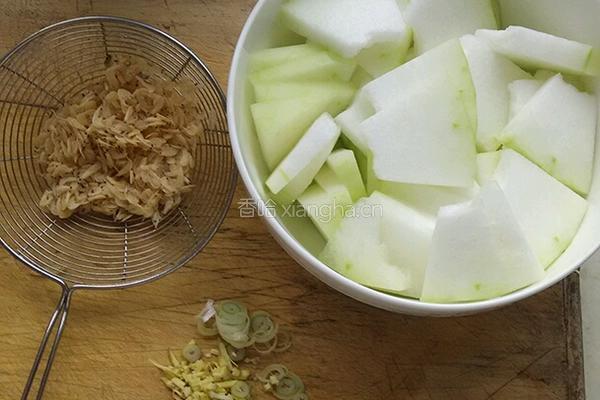 虾皮冬瓜汤的做法图解1