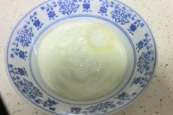 酸奶慕斯蛋糕的做法图解3