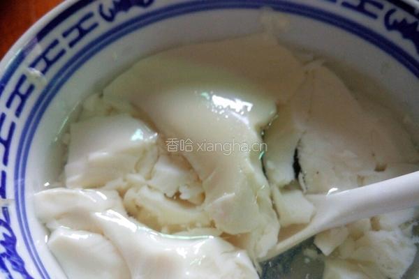 夏日佳品自制豆腐花的做法图解1
