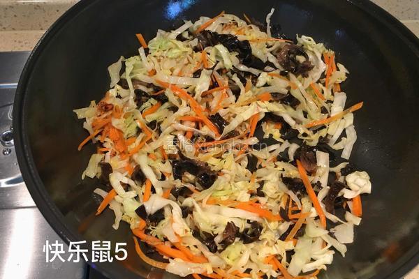 卷心菜炒面的做法图解4