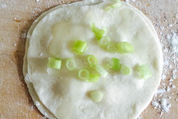 快手葱油饼的做法图解7