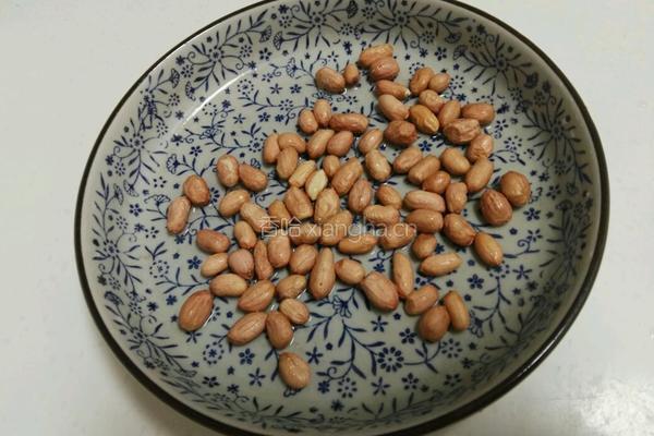 银耳果香木耳羹的做法图解2
