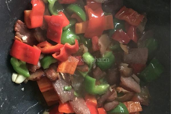 彩椒炒腊肉的做法图解10