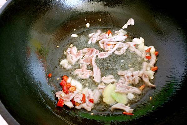 卷心菜炒粉条的做法图解6