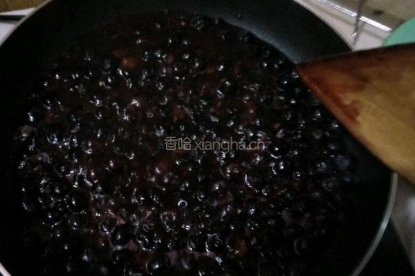蓝莓酱的做法图解2