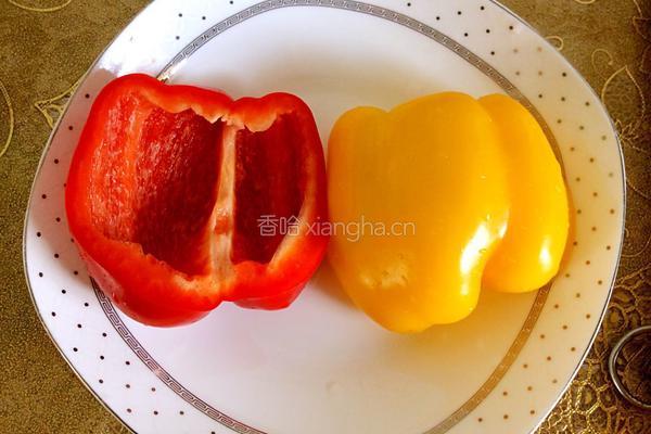 彩椒炒牛蹄筋的做法图解1