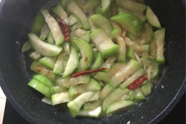 丝瓜油条的做法图解3