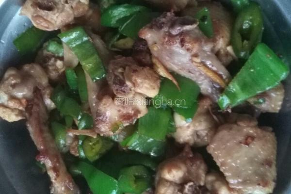 鸡翅膀炒青椒的做法图解5