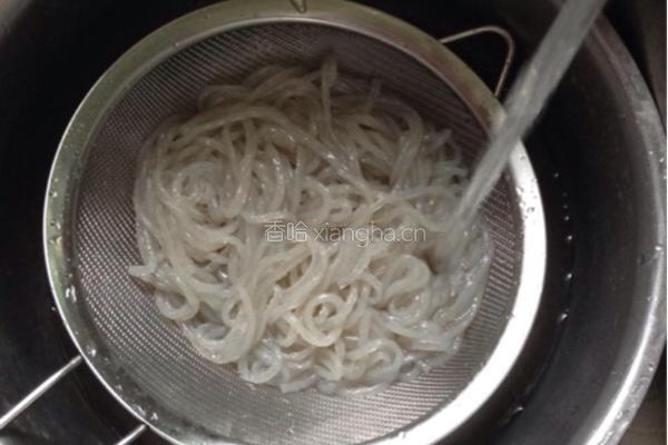卷心菜炒粉丝的做法图解4