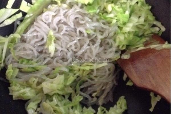 卷心菜炒粉丝的做法图解6