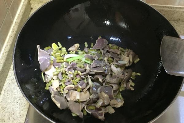 酸辣鸭胗的做法图解5
