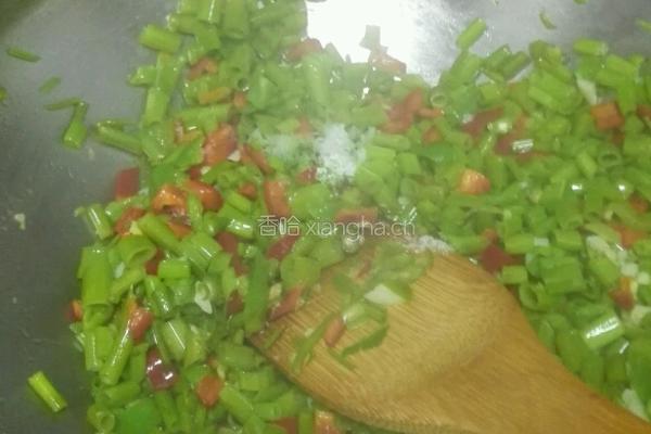 彩椒炒空心菜的做法图解4