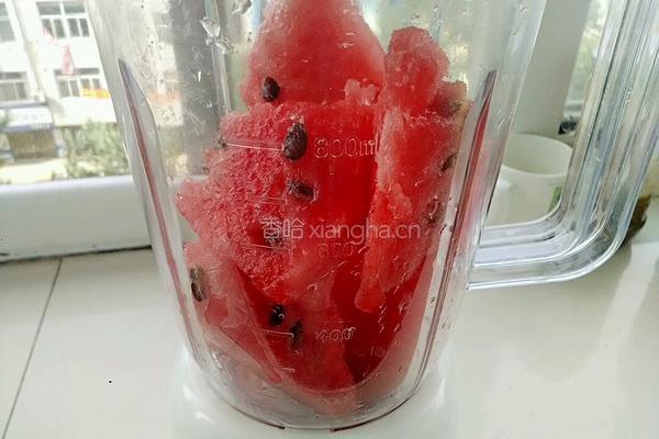 西瓜沙冰的做法图解3