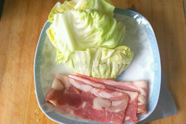 卷心菜培根饺子的做法图解1