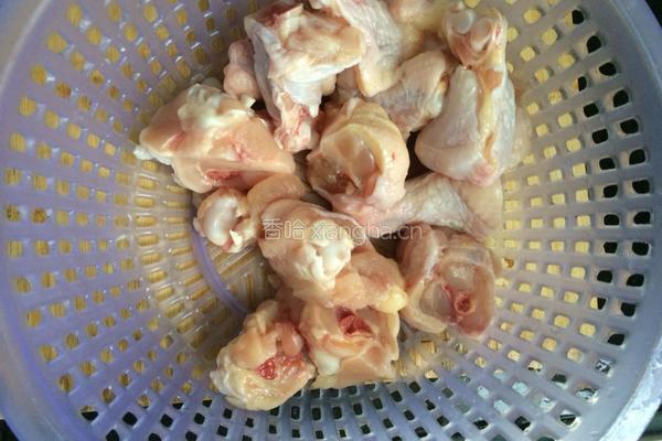 鸡腿烧毛豆的做法图解1