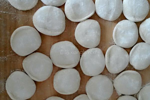 卷心菜胡萝卜猪肉水饺的做法图解8