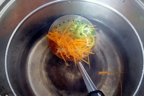 凉拌绿豆芽的做法图解5