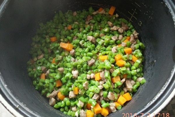 豆角焖饭的做法图解4