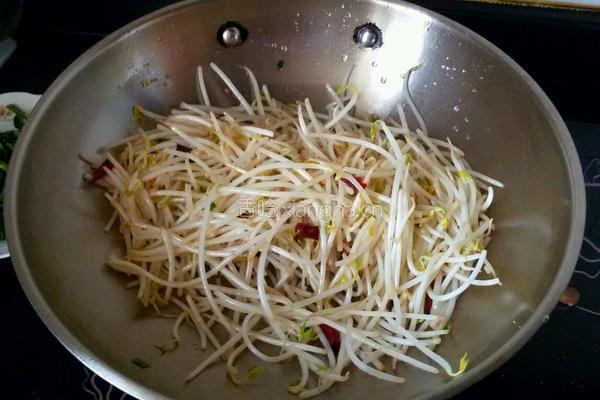 绿豆芽炒蛋皮的做法图解10