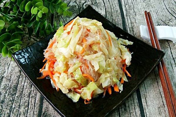 卷心菜炒粉丝的做法图解5