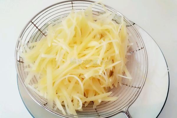 绿豆芽拌土豆丝的做法图解6