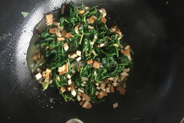 马兰头炒豆腐干的做法图解5