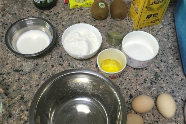 抹茶戚风蛋糕的做法图解1