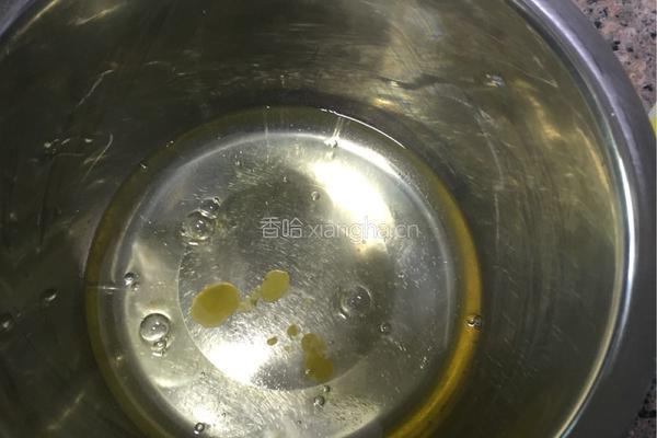 抹茶戚风蛋糕的做法图解3