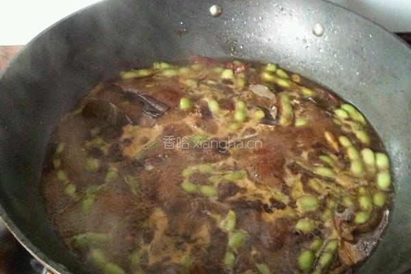 焖毛豆的做法图解2