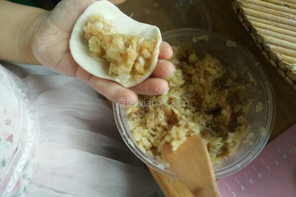 卷心菜辣肉饺子的做法图解11