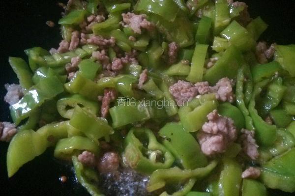 肉末菜椒的做法图解3