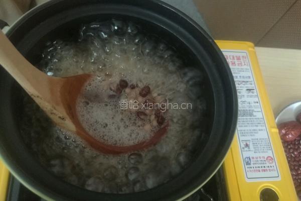 红豆薏米粥的做法图解2