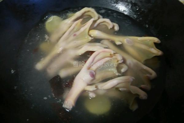 香辣卤鸭掌的做法图解6