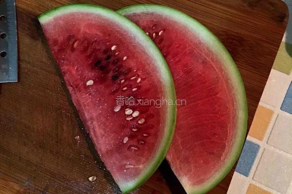 花样西瓜拼盘的做法图解2