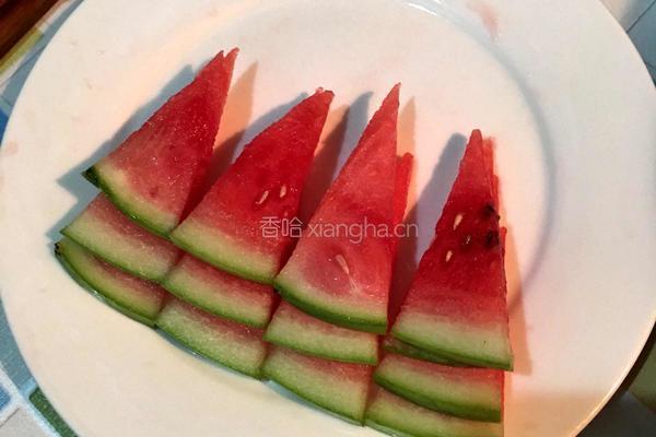 花样西瓜拼盘的做法图解4
