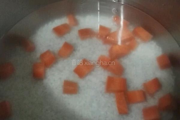 皮蛋瘦肉粥的做法图解1