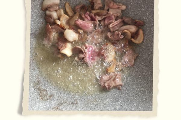 平菇炒肉的做法图解4