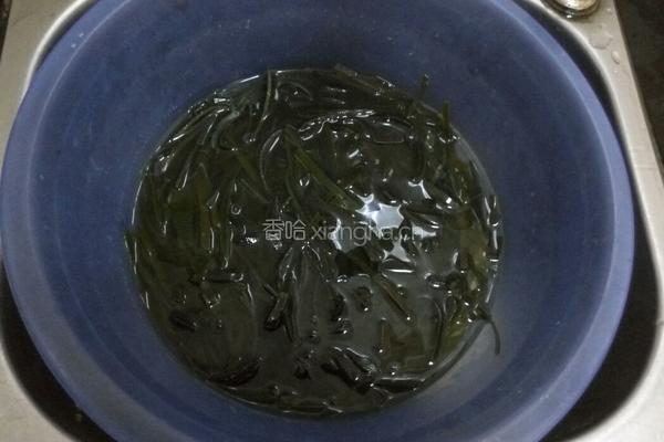 凉拌海带丝的做法图解3