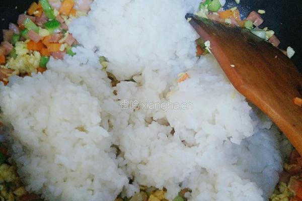 什锦虾仁炒饭的做法图解6