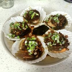 蒜蓉粉丝蒸扇贝的做法[图]