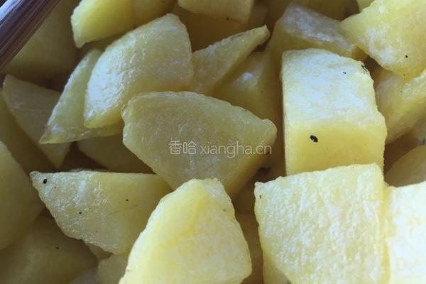 招牌哨子土豆的做法图解2