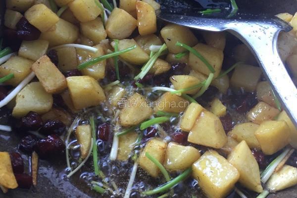 招牌哨子土豆的做法图解4