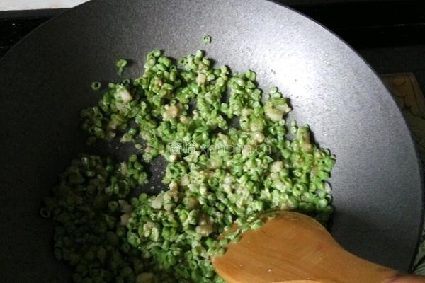 鸡蛋豆角的做法图解5